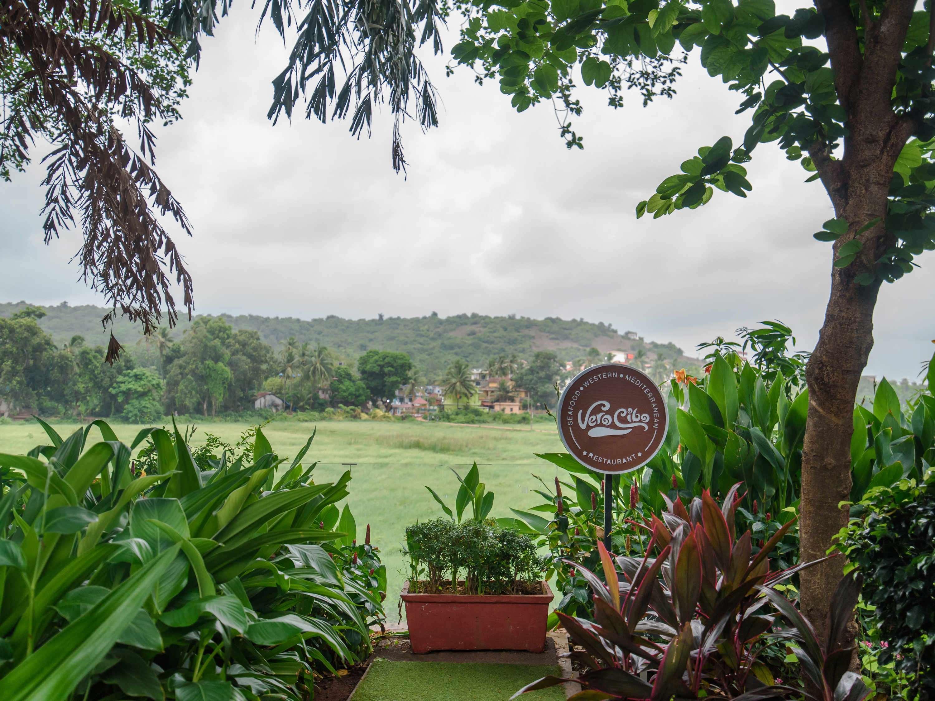 Novotel Goa Resort & Spa Candolim Eksteriør billede View of the resort